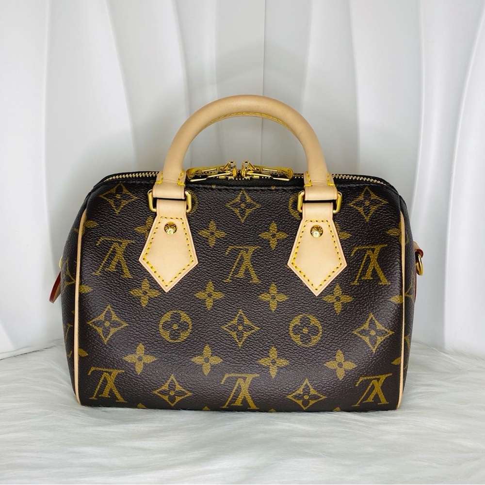 LOUIS VUITTON Speedy Bandouliere 20 Monogram Canvas Gold Hardware